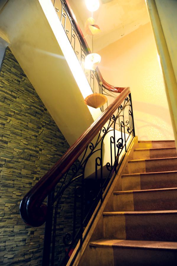 Queen Homestay Hué Eksteriør billede