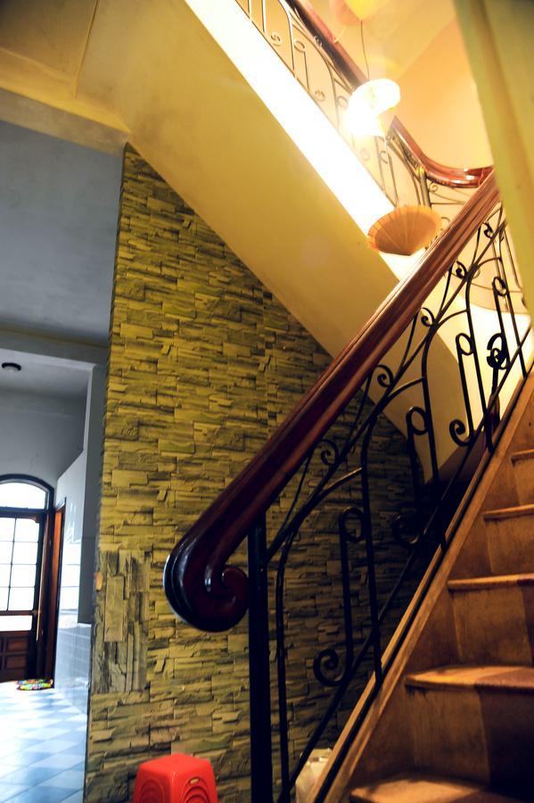 Queen Homestay Hué Eksteriør billede