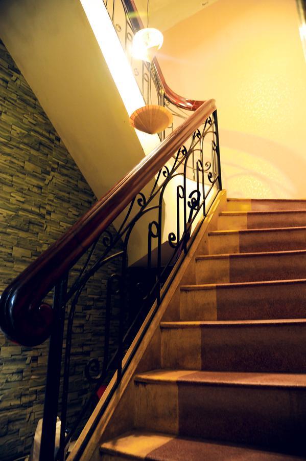 Queen Homestay Hué Eksteriør billede